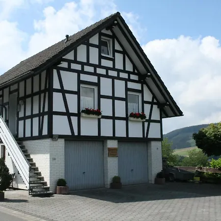 Zur Ennest بيت للعطل *