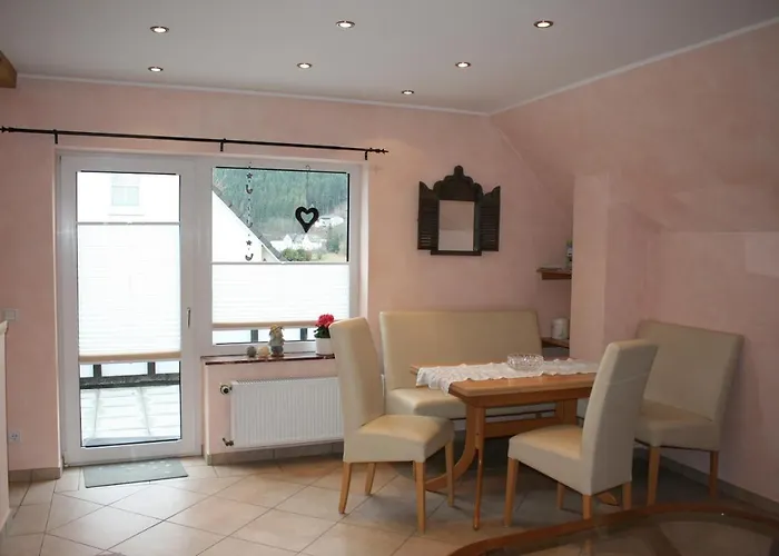 Nyaraló Zur Ennest *