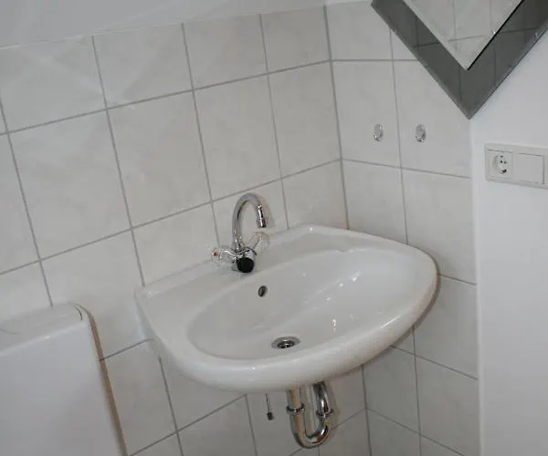 Nyaraló Zur Ennest *